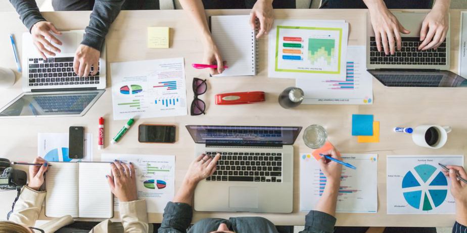 business-team-meeting-boardroom_925x